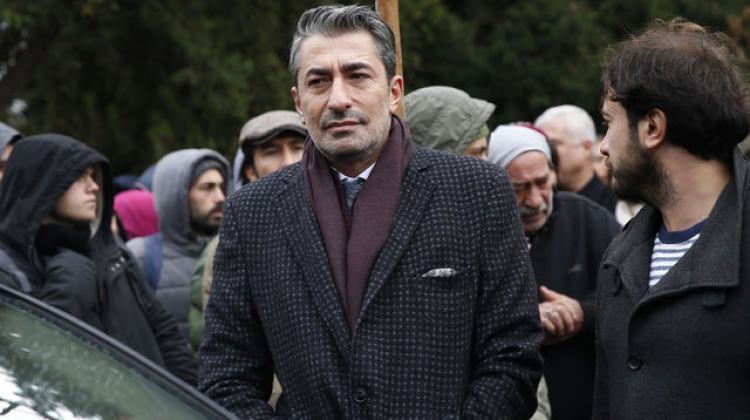 Erkan Petekkaya iddialı dizi için imzayı attı