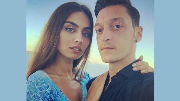 Mesut Özil ve Amine Gülşe'nin düğün tarihi ve mekanı belli oldu!